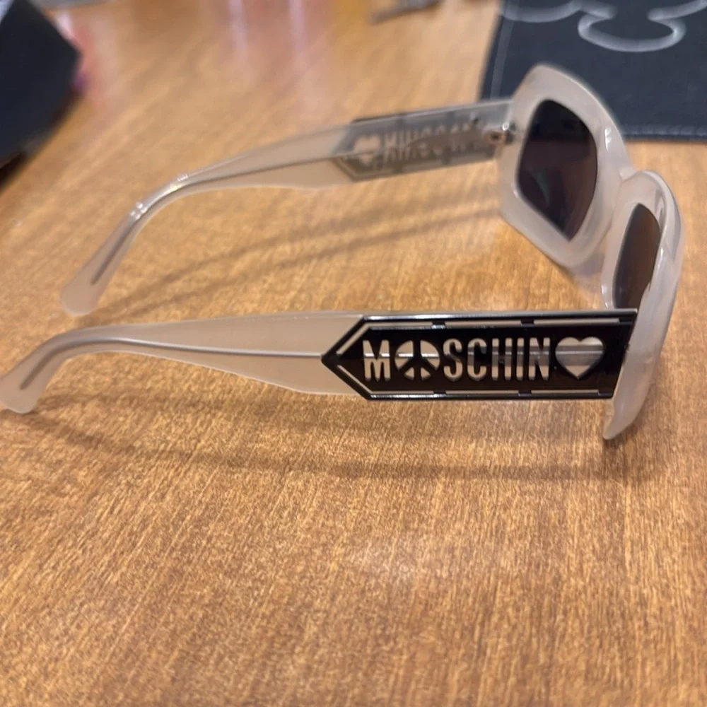 Kids Moschino sunglasses
